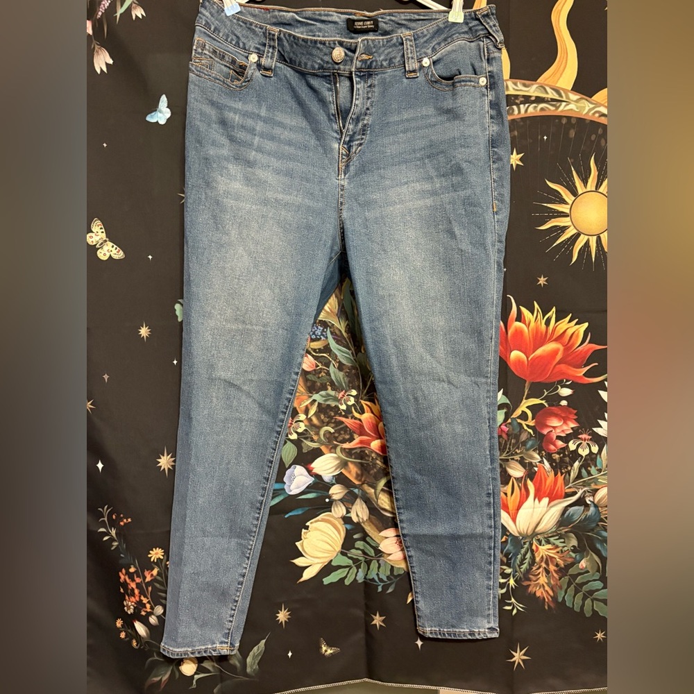 True Religion Jennie Curvy Mid Rise Super Skinny Jeans